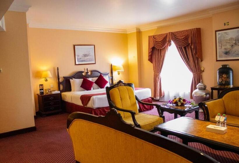 سوییت, Delmon International