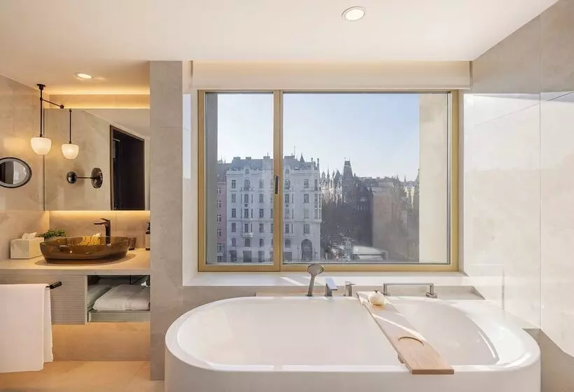 Sviitti Jokinäkymä, Fairmont Golden Prague