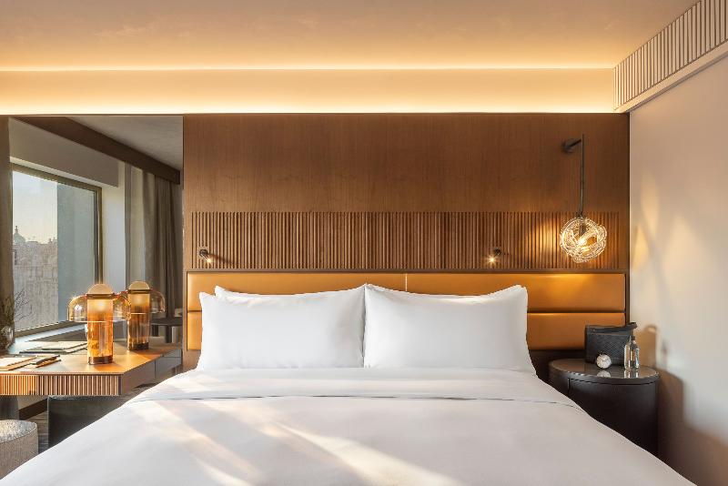 اتاق لوکس با تخت بزرگ, Fairmont Golden Prague