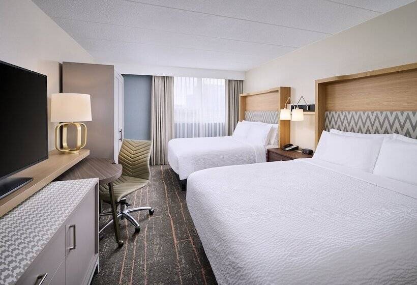 غرفه قياسيه سريرين مزدوجين, Holiday Inn Burlington Hotel & Conference Centre, An Ihg