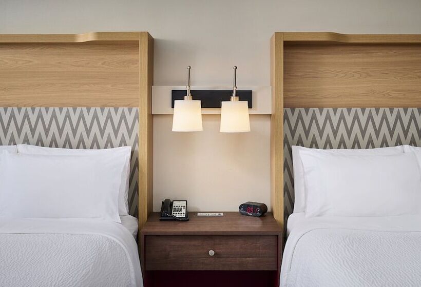 스탠다드 룸 더블 침대 2개, Holiday Inn Burlington Hotel & Conference Centre, An Ihg