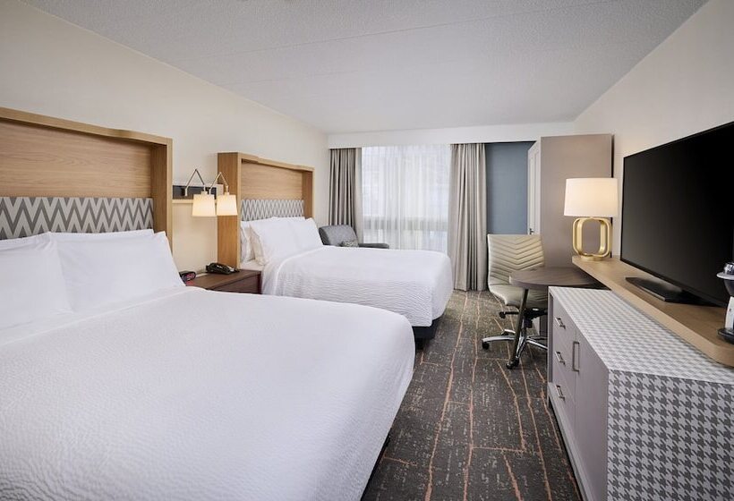 غرفه قياسيه سريرين مزدوجين, Holiday Inn Burlington Hotel & Conference Centre, An Ihg