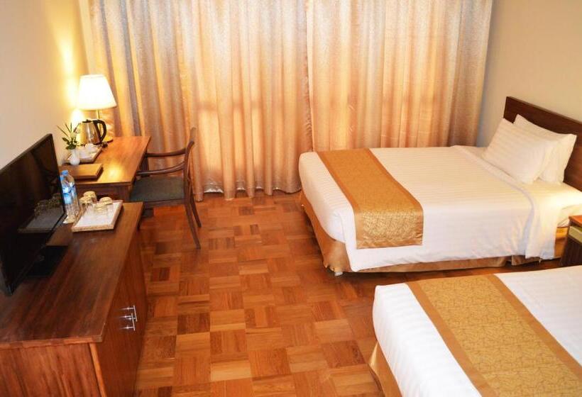 اتاق سوپریور, Inya Lake Hotel Yangon