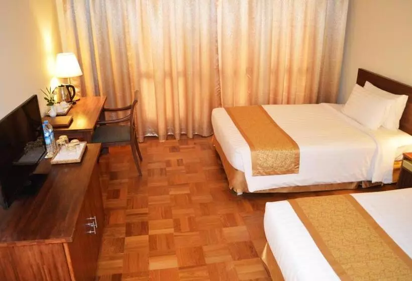 اتاق سوپریور, Inya Lake Hotel Yangon
