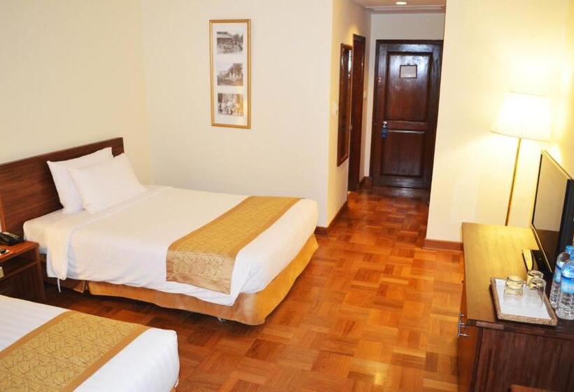 اتاق سوپریور, Inya Lake Hotel Yangon