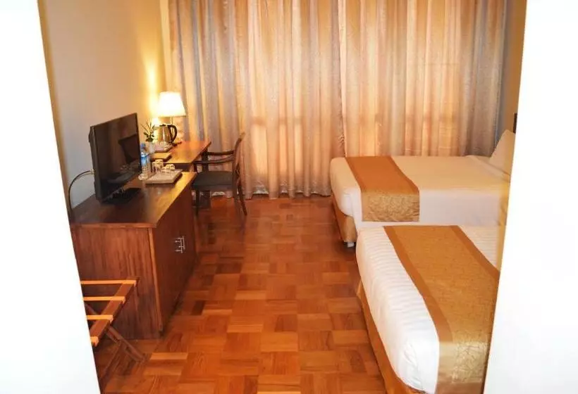 اتاق سوپریور, Inya Lake Hotel Yangon