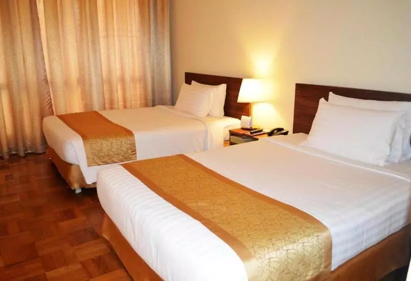 اتاق سوپریور, Inya Lake Hotel Yangon