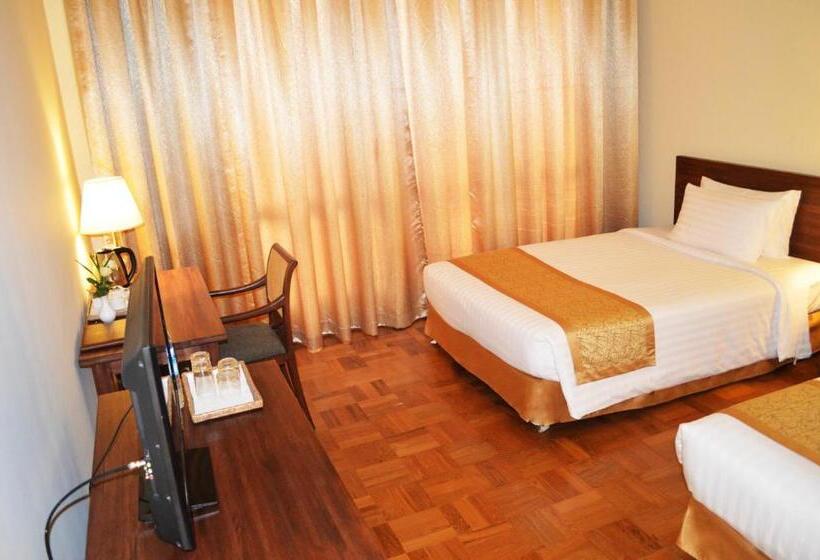اتاق سوپریور, Inya Lake Hotel Yangon
