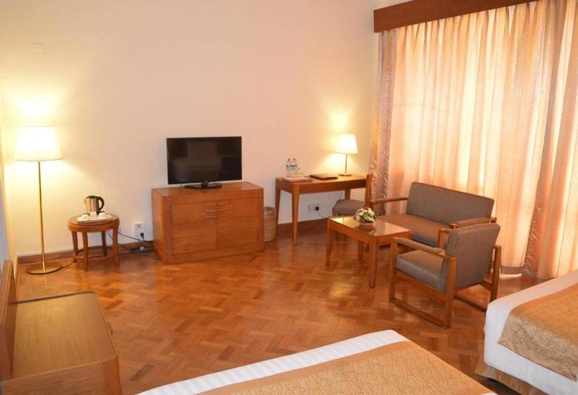اتاق لوکس, Inya Lake Hotel Yangon