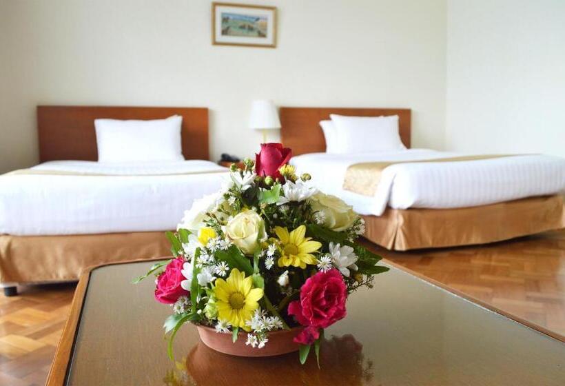 اتاق لوکس, Inya Lake Hotel Yangon