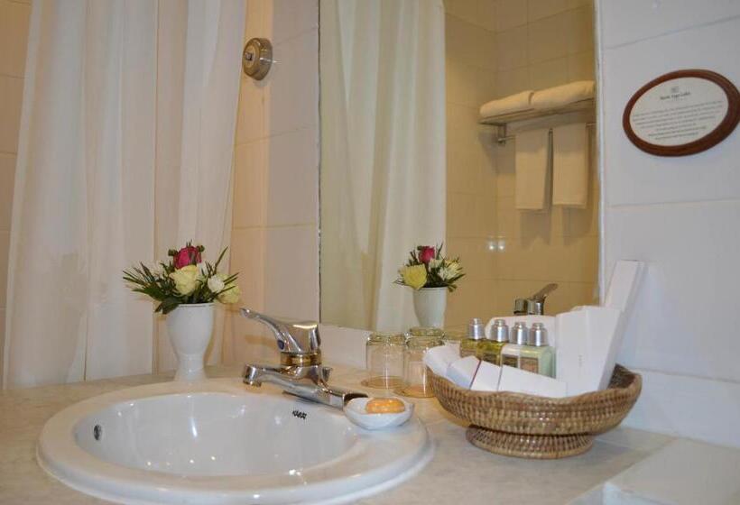 سوییت جونیور, Inya Lake Hotel Yangon