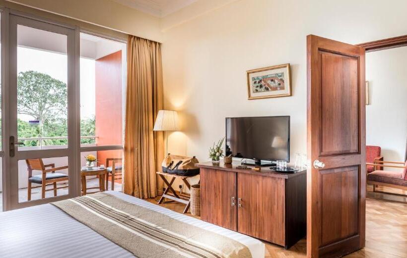 سوییت جونیور, Inya Lake Hotel Yangon