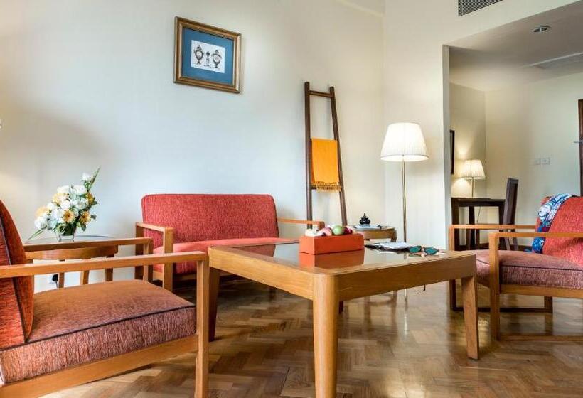 سوییت جونیور, Inya Lake Hotel Yangon