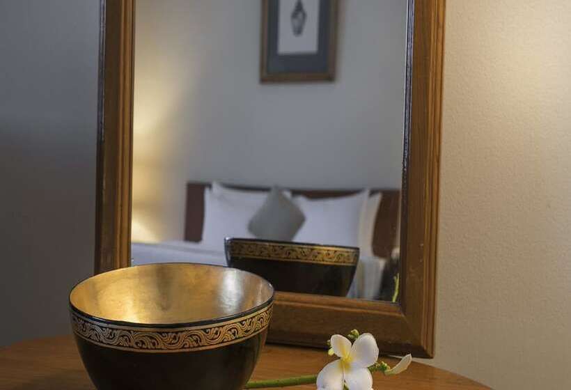 اتاق لوکس, Inya Lake Hotel Yangon