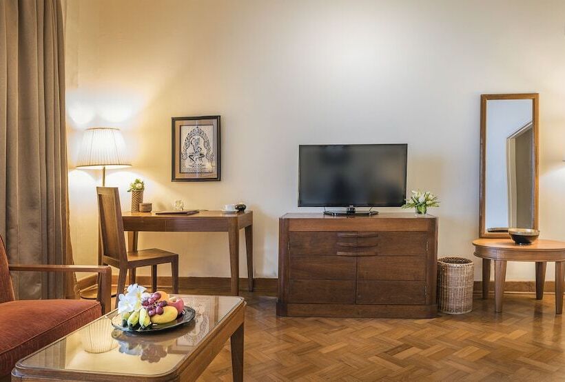 اتاق لوکس, Inya Lake Hotel Yangon