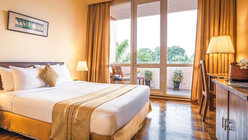 اتاق سوپریور, Inya Lake Hotel Yangon