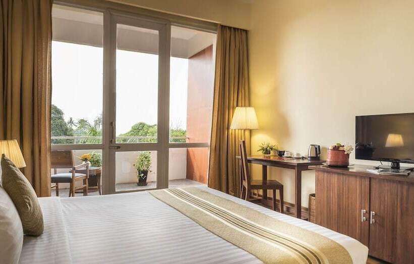 اتاق سوپریور, Inya Lake Hotel Yangon