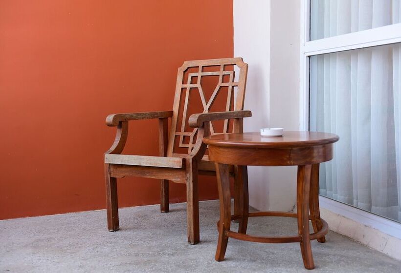 اتاق سوپریور, Inya Lake Hotel Yangon