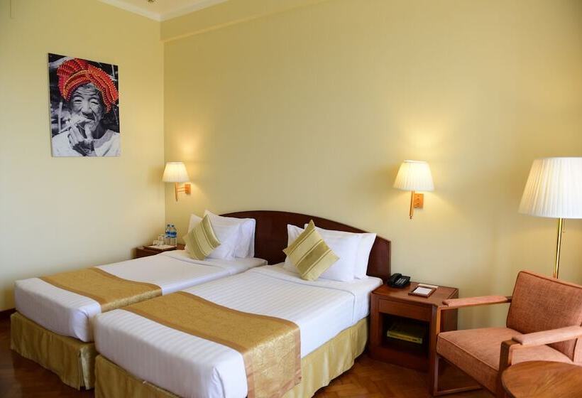 اتاق سوپریور, Inya Lake Hotel Yangon