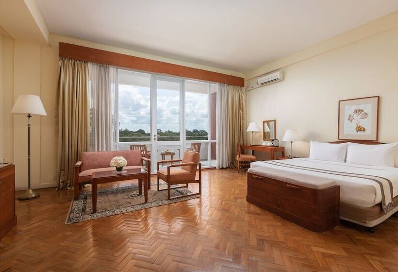 اتاق لوکس, Inya Lake Hotel Yangon