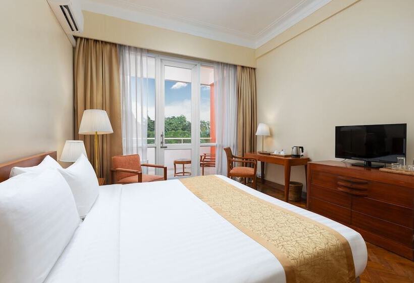 اتاق سوپریور, Inya Lake Hotel Yangon
