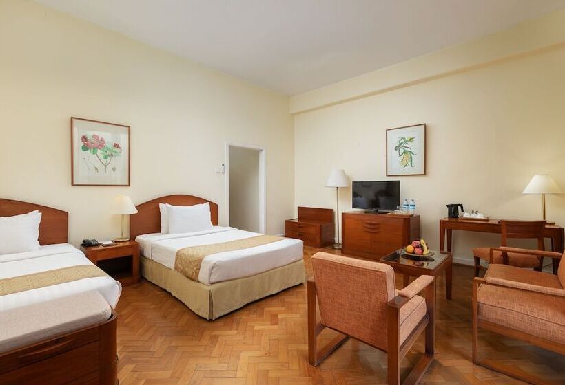 اتاق سوپریور, Inya Lake Hotel Yangon