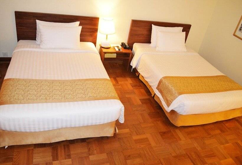 اتاق سوپریور, Inya Lake Hotel Yangon