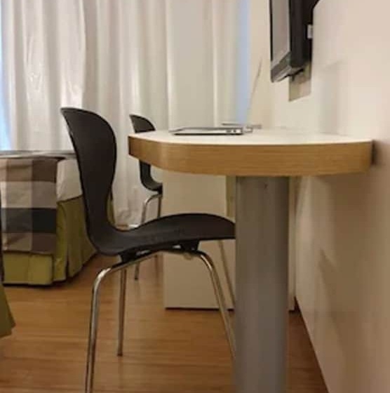 标准单人间, St Paul Plaza