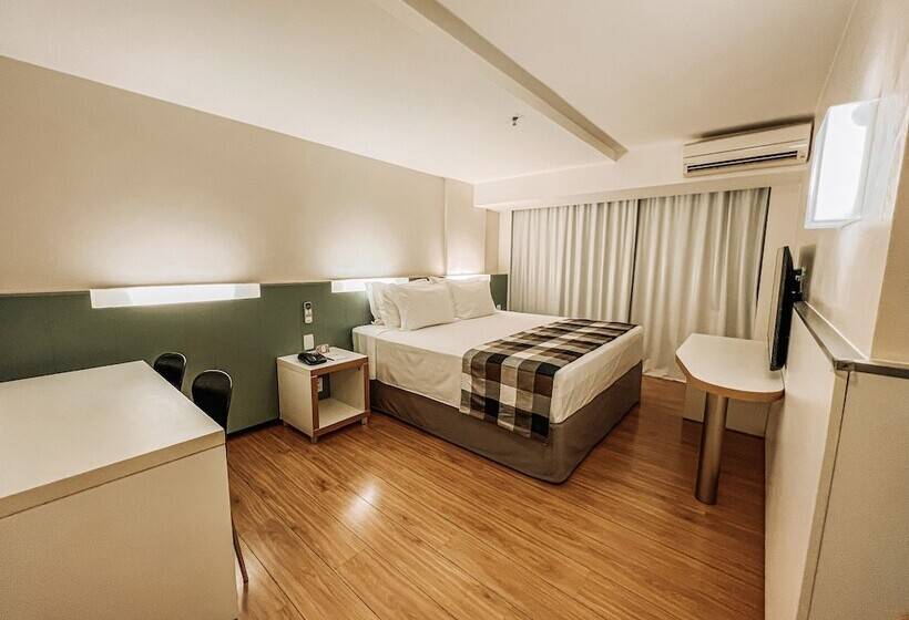 标准间, St Paul Plaza