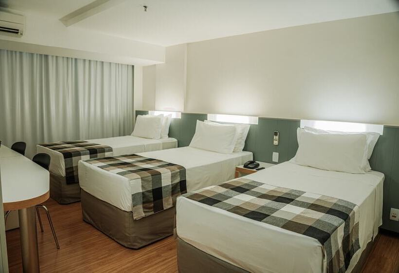 חדר סטנדרט לשלושה, St Paul Plaza