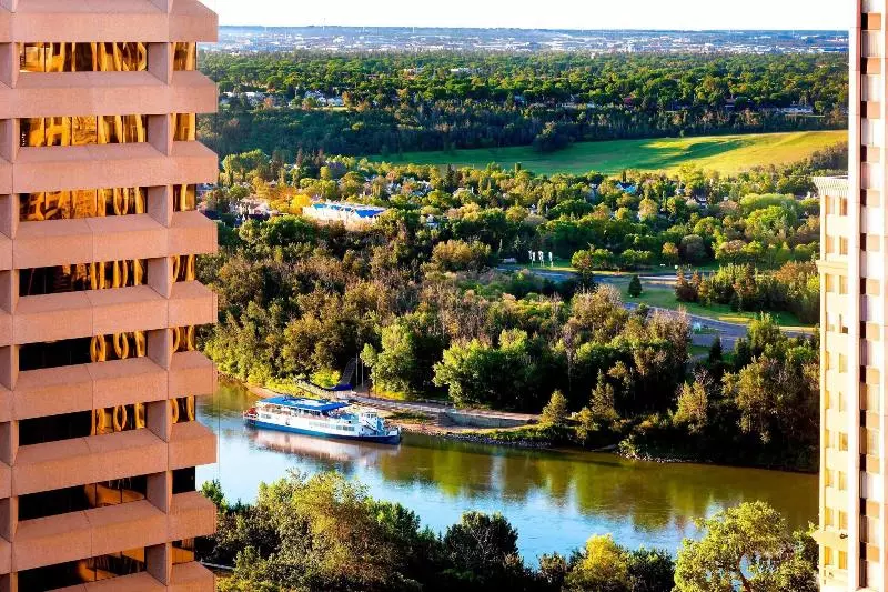 اتاق استاندارد با تخت بزرگ, The Westin Edmonton