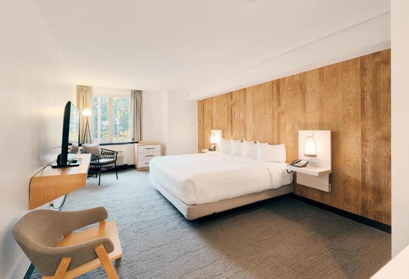 带大床的豪华间, Aava Whistler