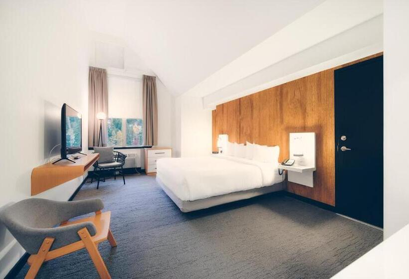 带大床的高级房间, Aava Whistler