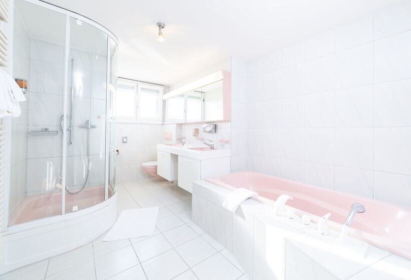 Семейный Номер, Alfa