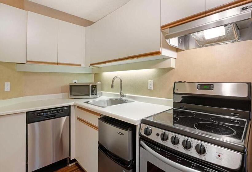 سوییت, Best Western Plus Emerald Isle