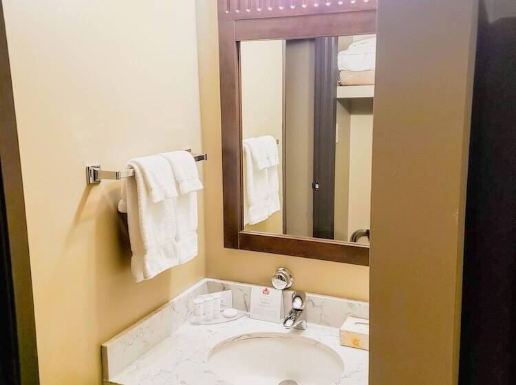 اتاق استاندارد, Canad Inns Destination Centre Portage La Prairie