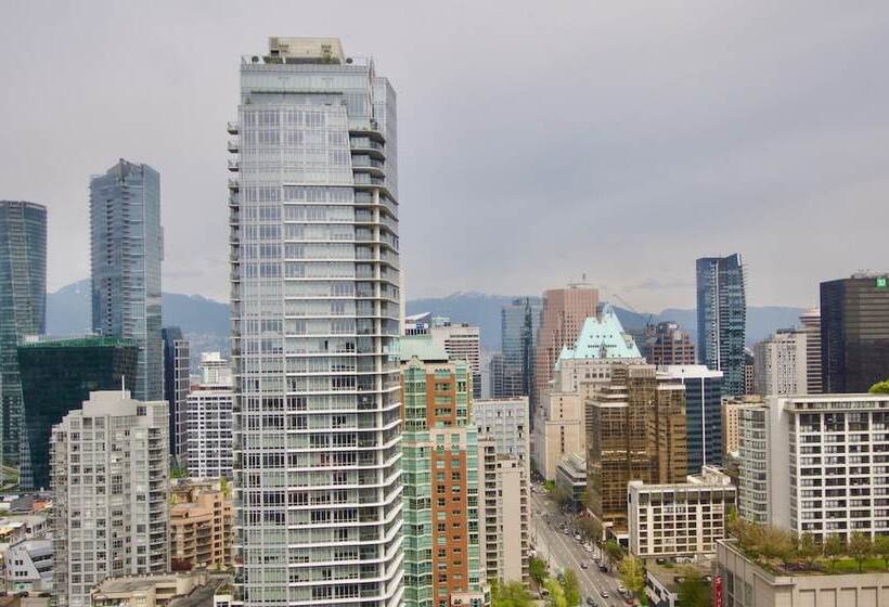 Люкс, Century Plaza