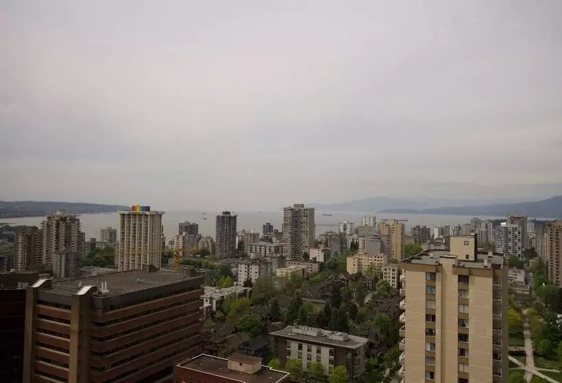 استودیوی لوکس, Century Plaza
