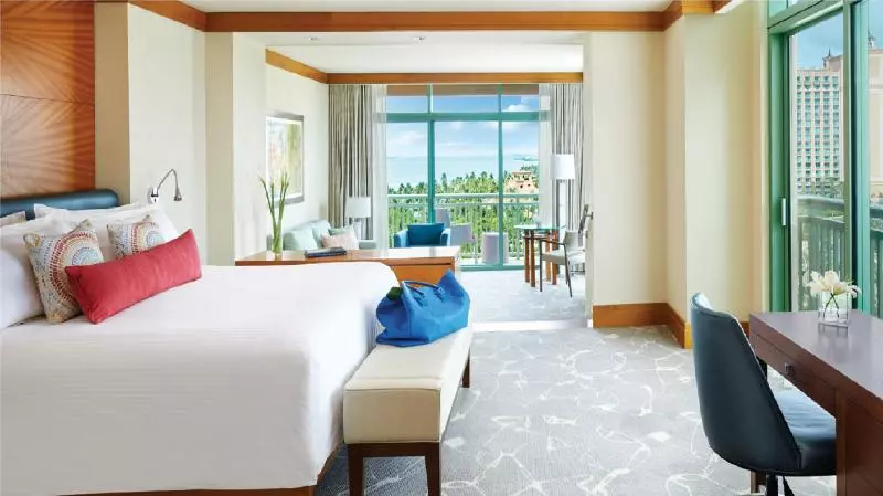 اتاق استاندارد با بالکن, Century Plaza