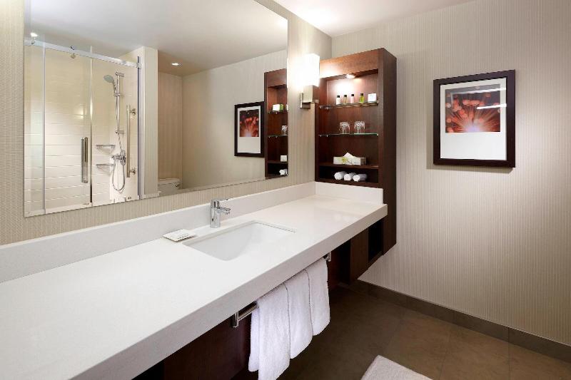 デラックスルーム, Delta Hotels By Marriott Montreal