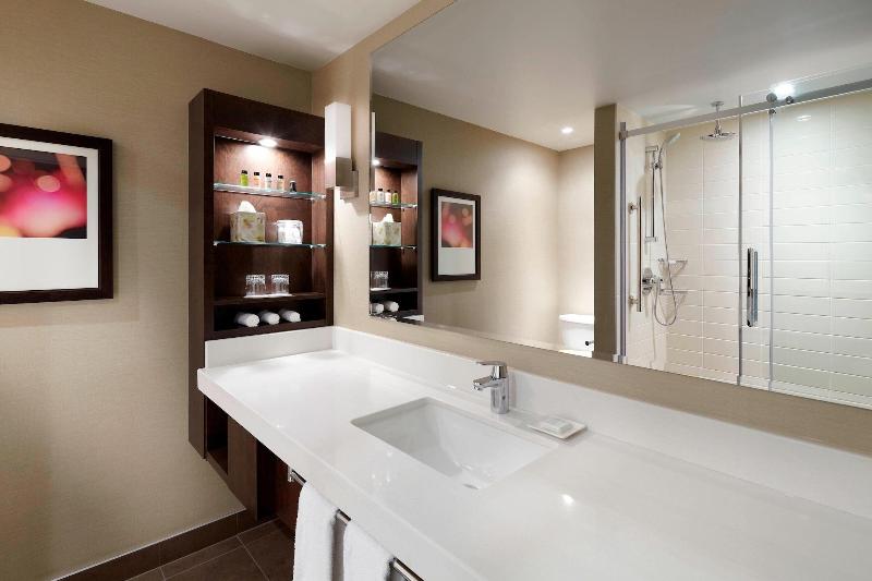 Номер Клуб, Delta Hotels By Marriott Montreal