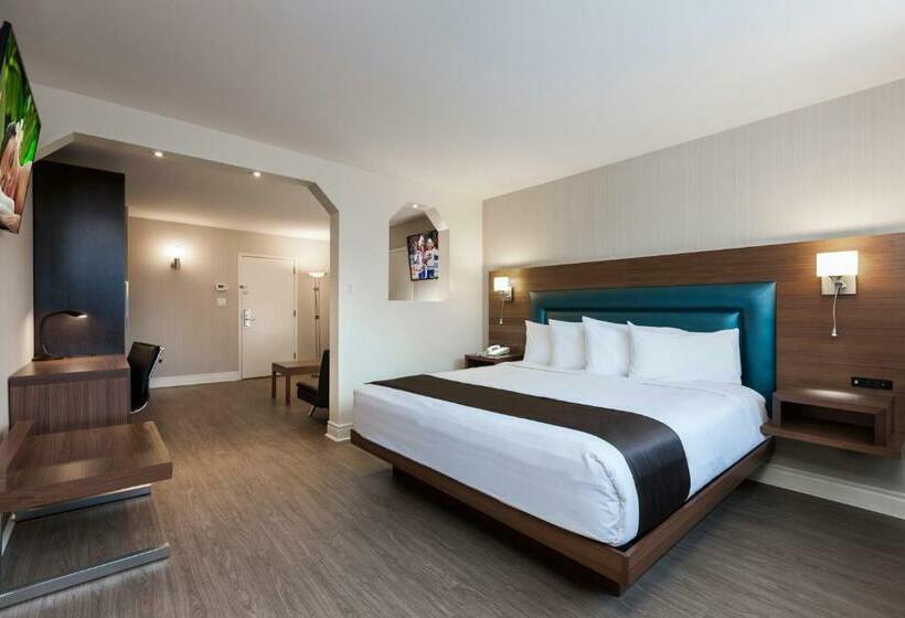 Полулюкс, Espresso Montreal Centre Ville / Downtown