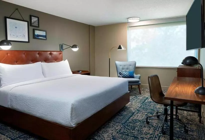اتاق کلاسیک با تخت دونفره, Four Points By Sheraton Toronto Airport