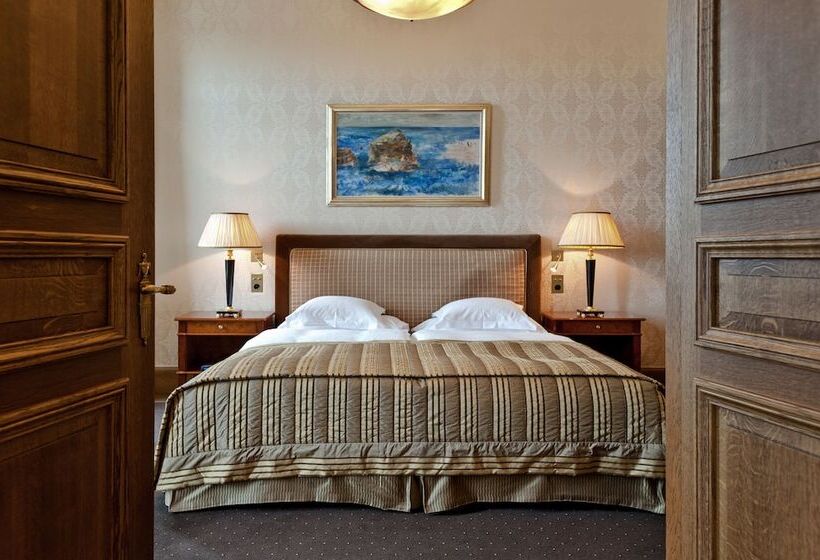 Люкс, Grand Hotel Les Trois Rois