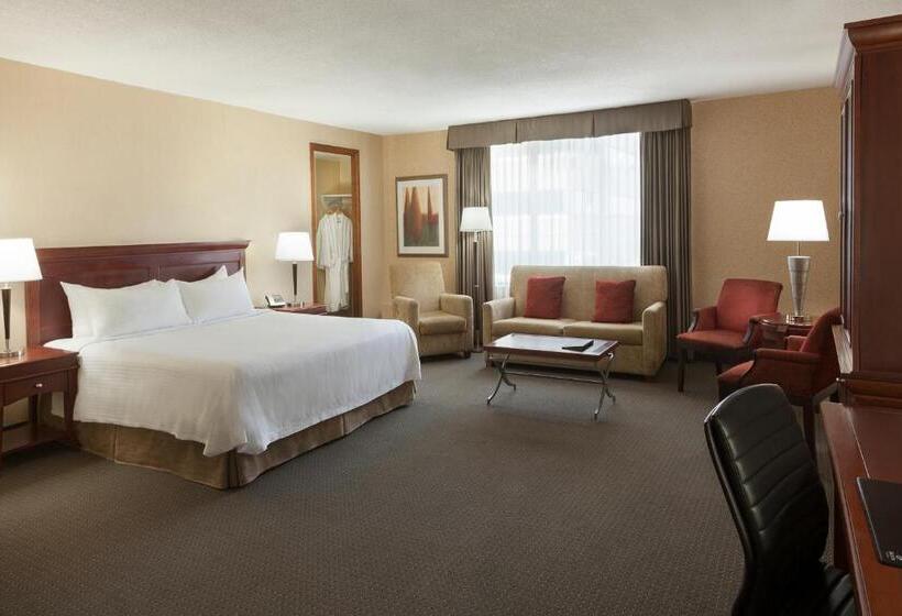 جناح جونيور, Halifax