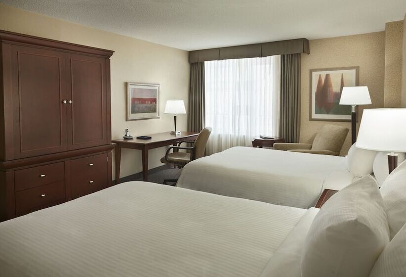 غرفه قياسيه سريرين مزدوجين, Halifax