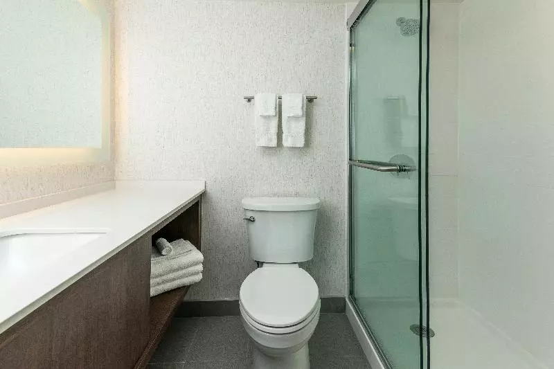 اتاق پرمیوم, Holiday Inn Kingston   Waterfront, An Ihg