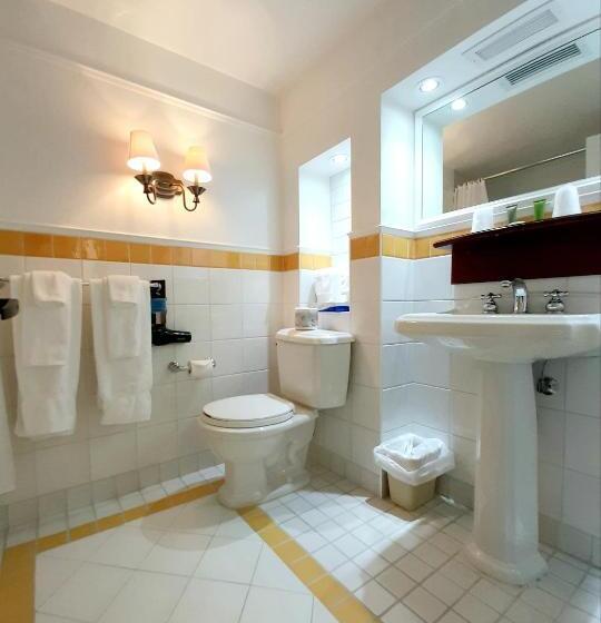 Стандартный Номер Кровать Кинг, Le Manoir Du Lac Delage