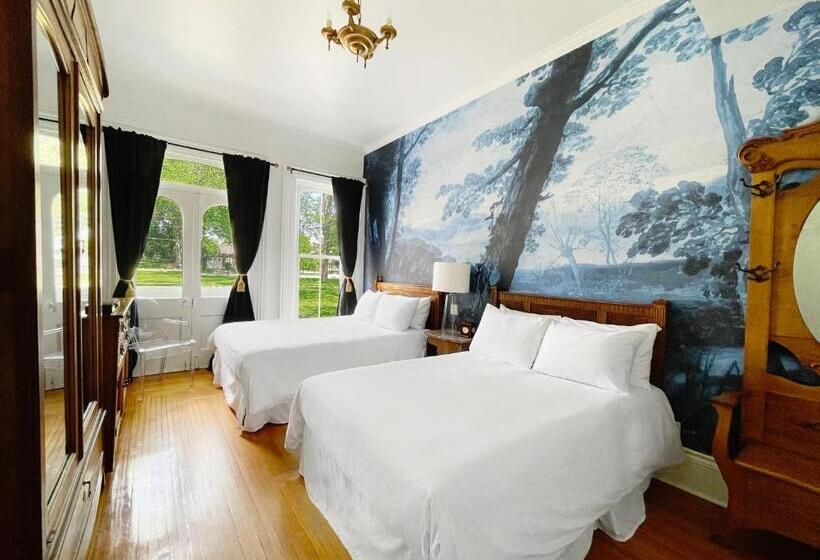 Четырехместный номер Премиум, Merrill House
