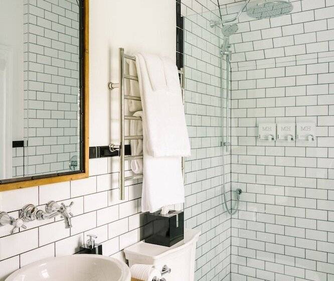 סוויטה, Merrill House